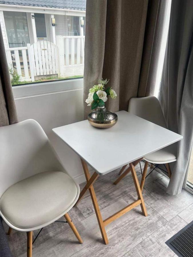 Stunning One Bed Modern & Contemporary Chalet Bridlington Eksteriør billede