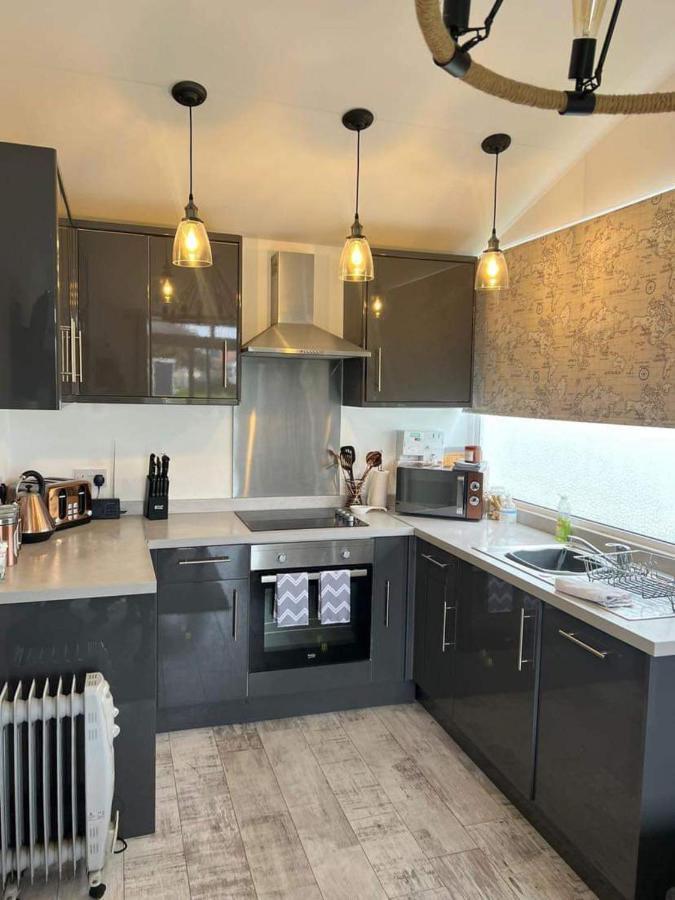 Stunning One Bed Modern & Contemporary Chalet Bridlington Eksteriør billede